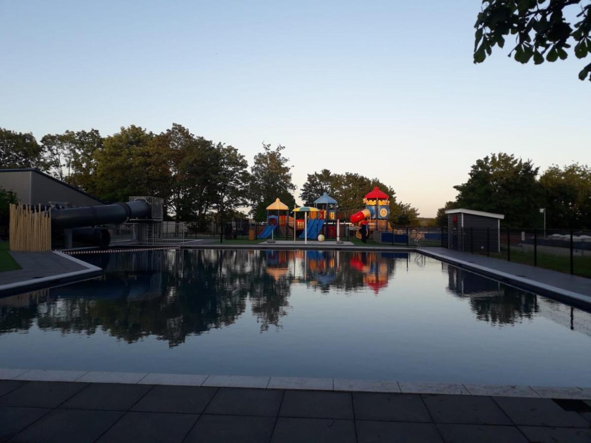 Ferienhaus / Chalet / Bungalow Am See, Holland, Niederlande, Lathum Buitenkant foto