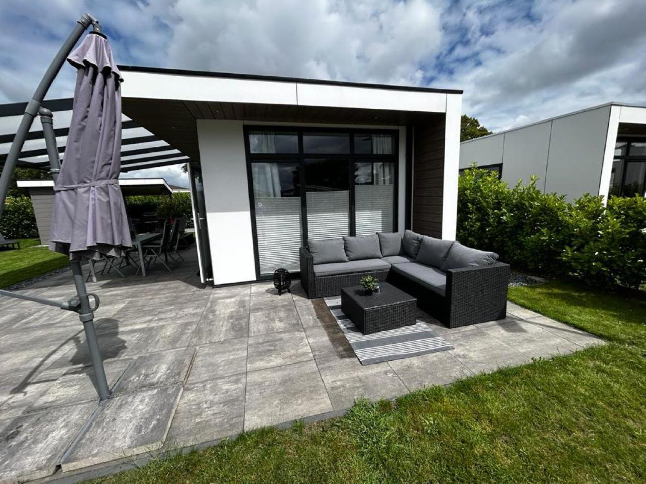Ferienhaus / Chalet / Bungalow Am See, Holland, Niederlande, Lathum Buitenkant foto