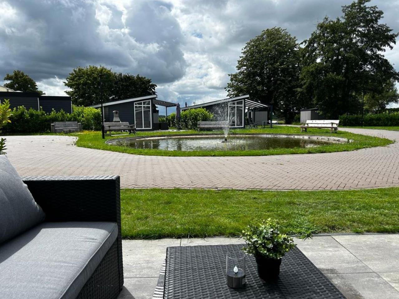 Ferienhaus / Chalet / Bungalow Am See, Holland, Niederlande, Lathum Buitenkant foto